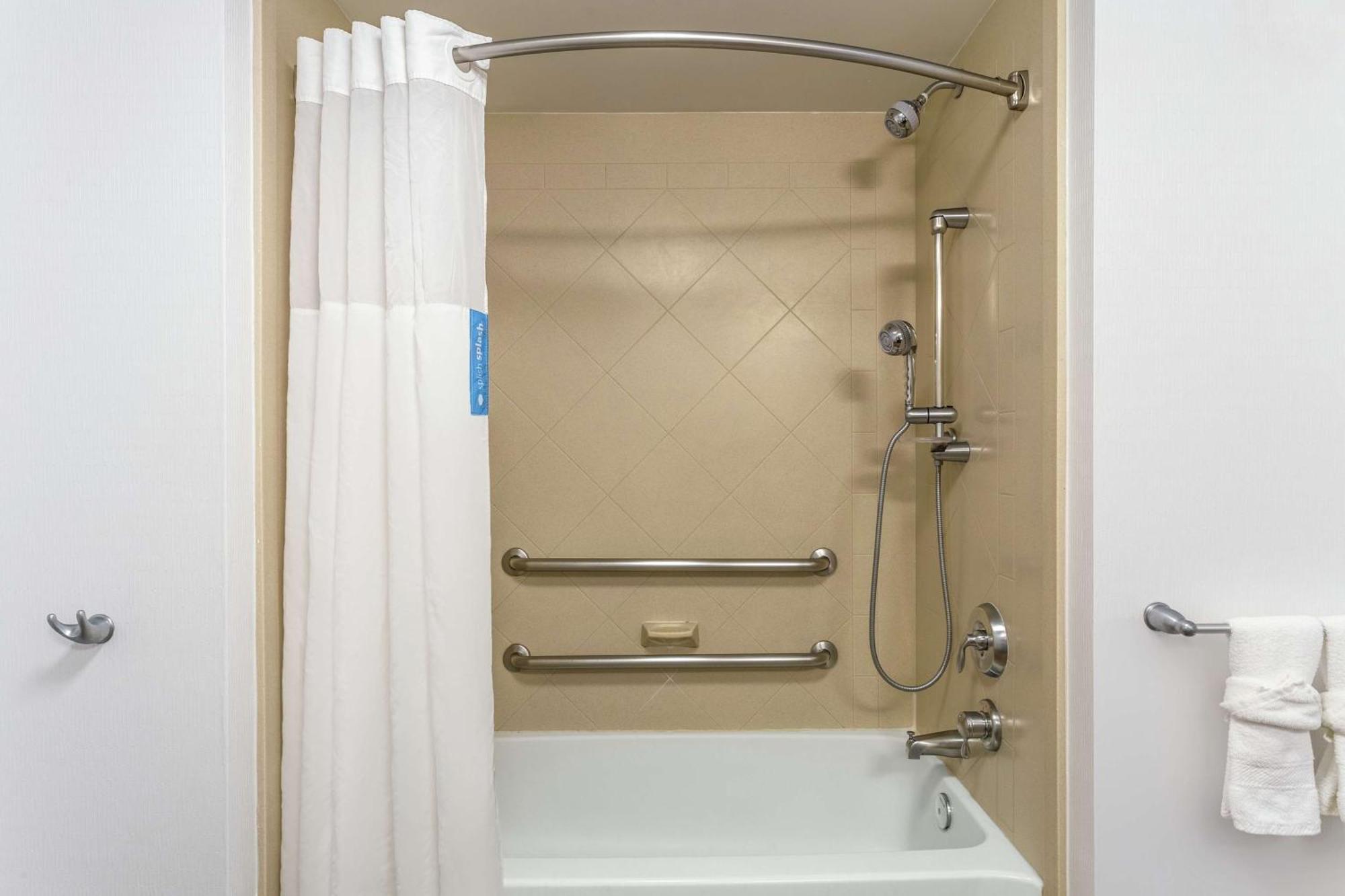 Hampton Inn & Suites Chicago - Libertyville Bagian luar foto