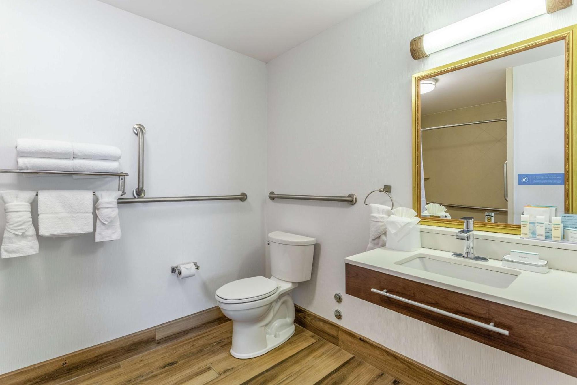 Hampton Inn & Suites Chicago - Libertyville Bagian luar foto