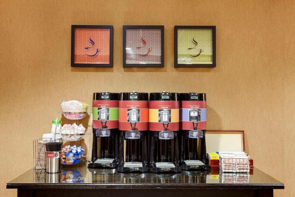 Hampton Inn & Suites Chicago - Libertyville Bagian luar foto